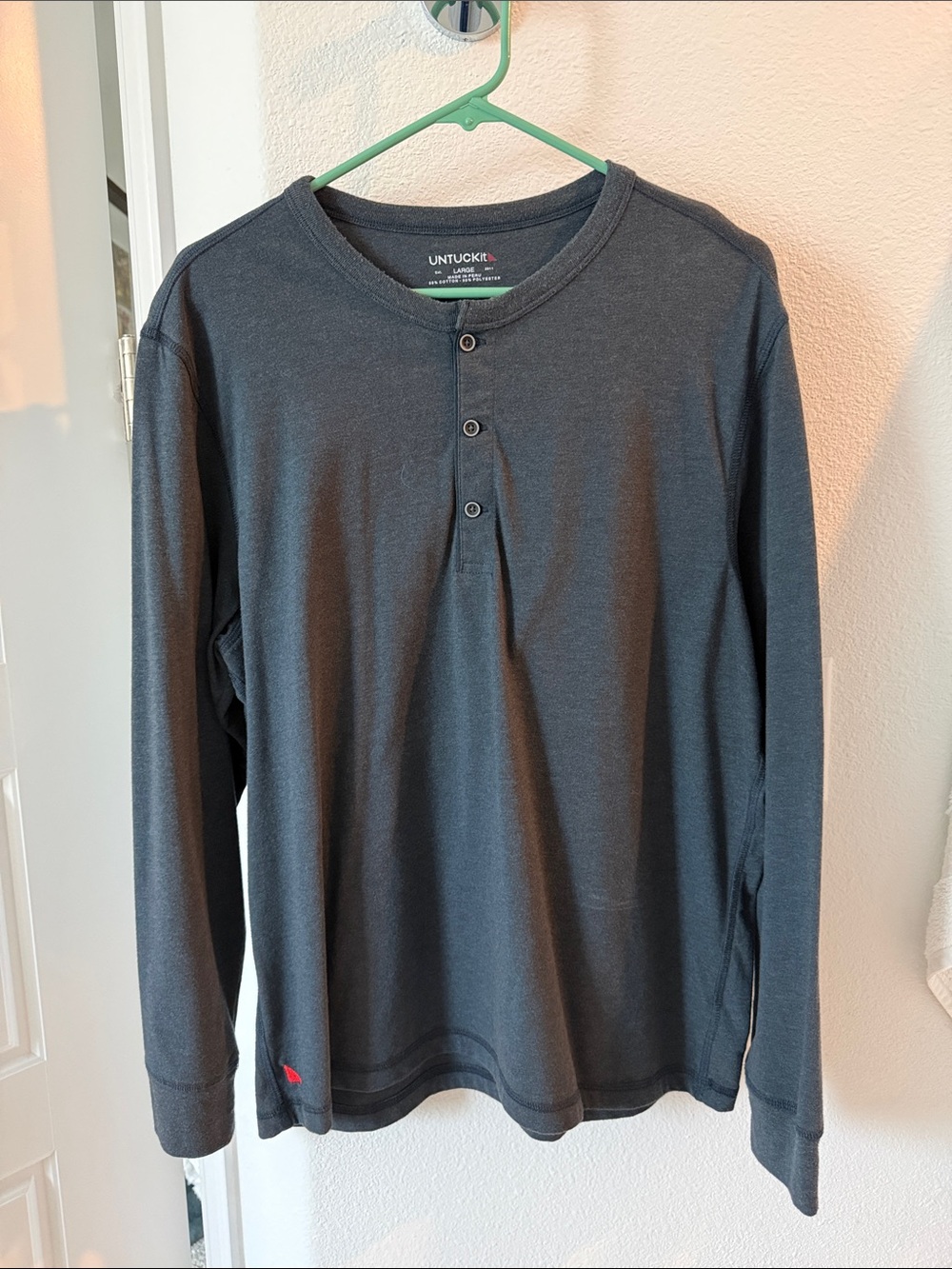 UNTUCKit Men's Charcoal Long Sleeve Henley